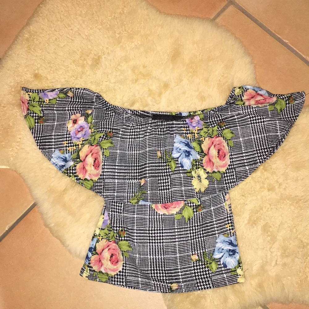 Summer Perfect Off the Shoulder Plaid Floral Crop Top